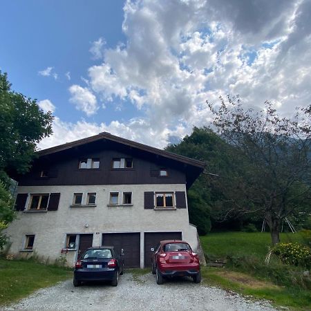 Logement Mansarde Dans Maison Avec Jardin En Bord De Piste, Vue Montagne Les Houches Exterior photo