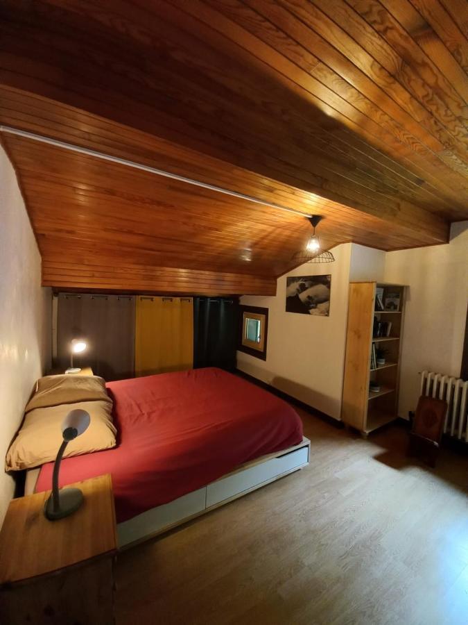 Logement Mansarde Dans Maison Avec Jardin En Bord De Piste, Vue Montagne Les Houches Exterior photo